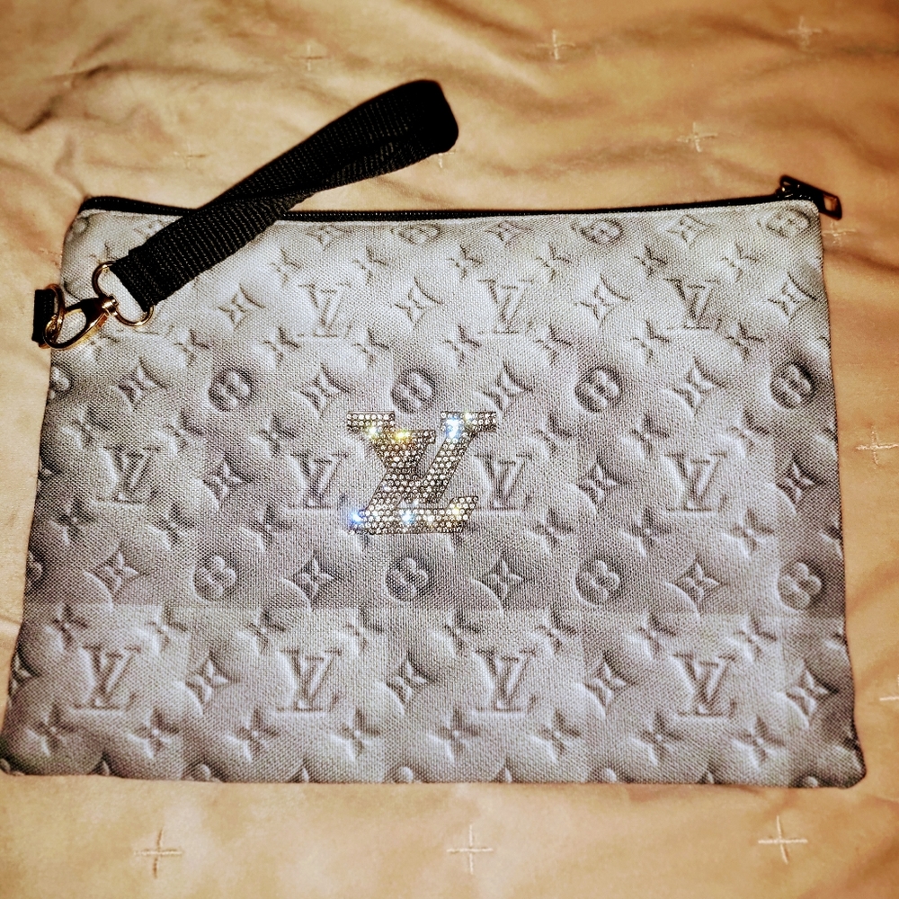 Gray wristlet